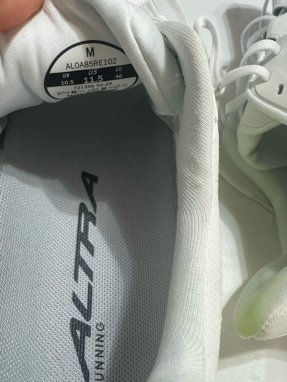 Altra lightweight white